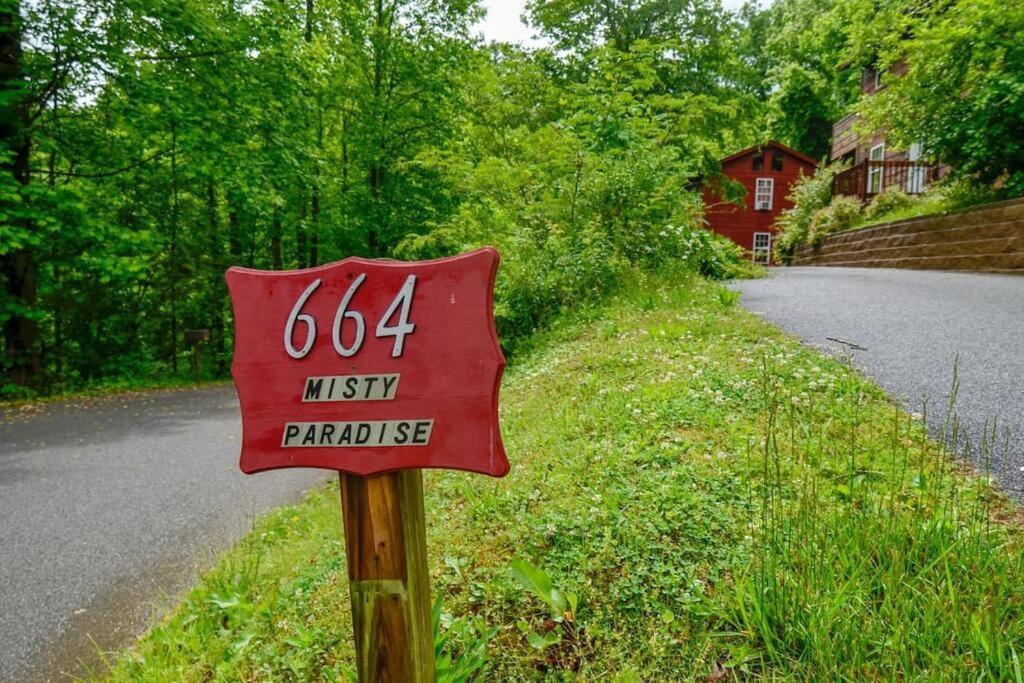 Villa Cozy Cabin W/Hot Tub & Wifi In Gatlinburg Extérieur photo
